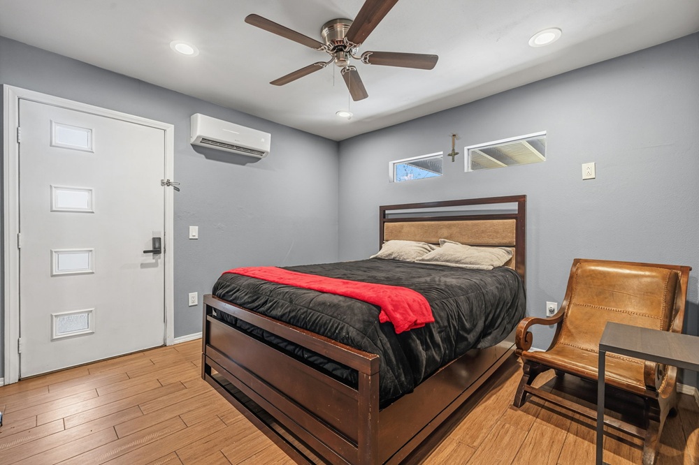38-web-or-mls-8M4A8651 - Cerca Bedroom